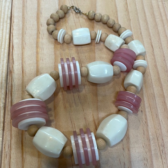 Vintage Cream and Pink Chunky Funky Necklace - Picture 2 of 3
